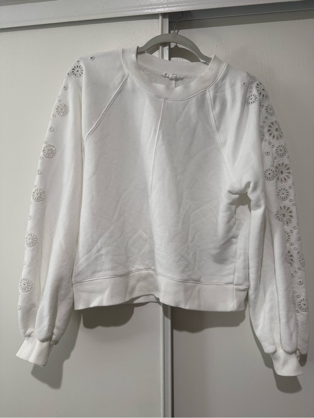 Splendid White Floral Eyelet Embroidery Sleeve Sweatshirt - XS